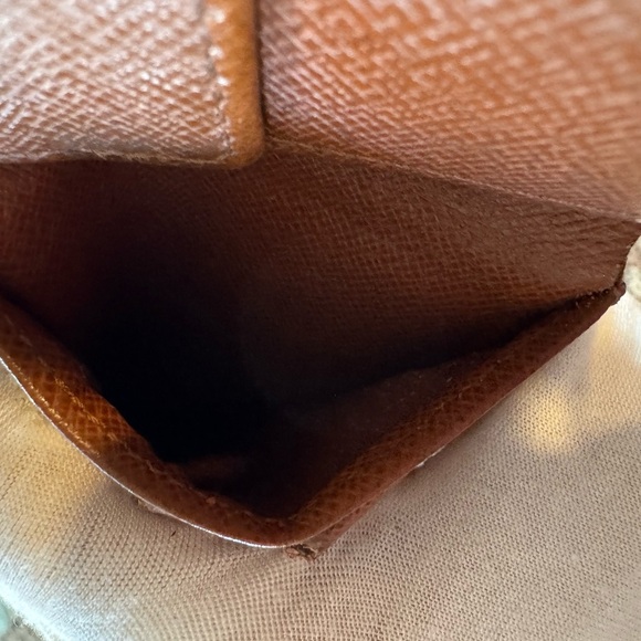 Louis Vuitton, men's monogram, bifold, wallet, vintage - Picture 9 of 17